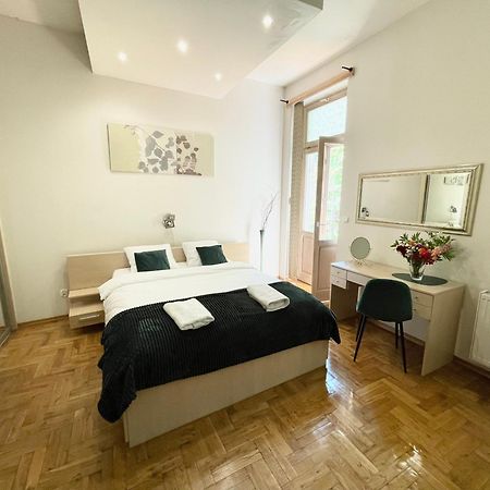 Marka Apartment 8 Cracovia Exterior foto